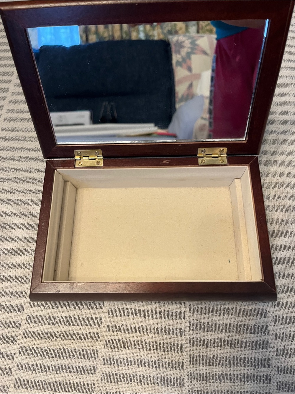 Vintage jewerly box with mirror